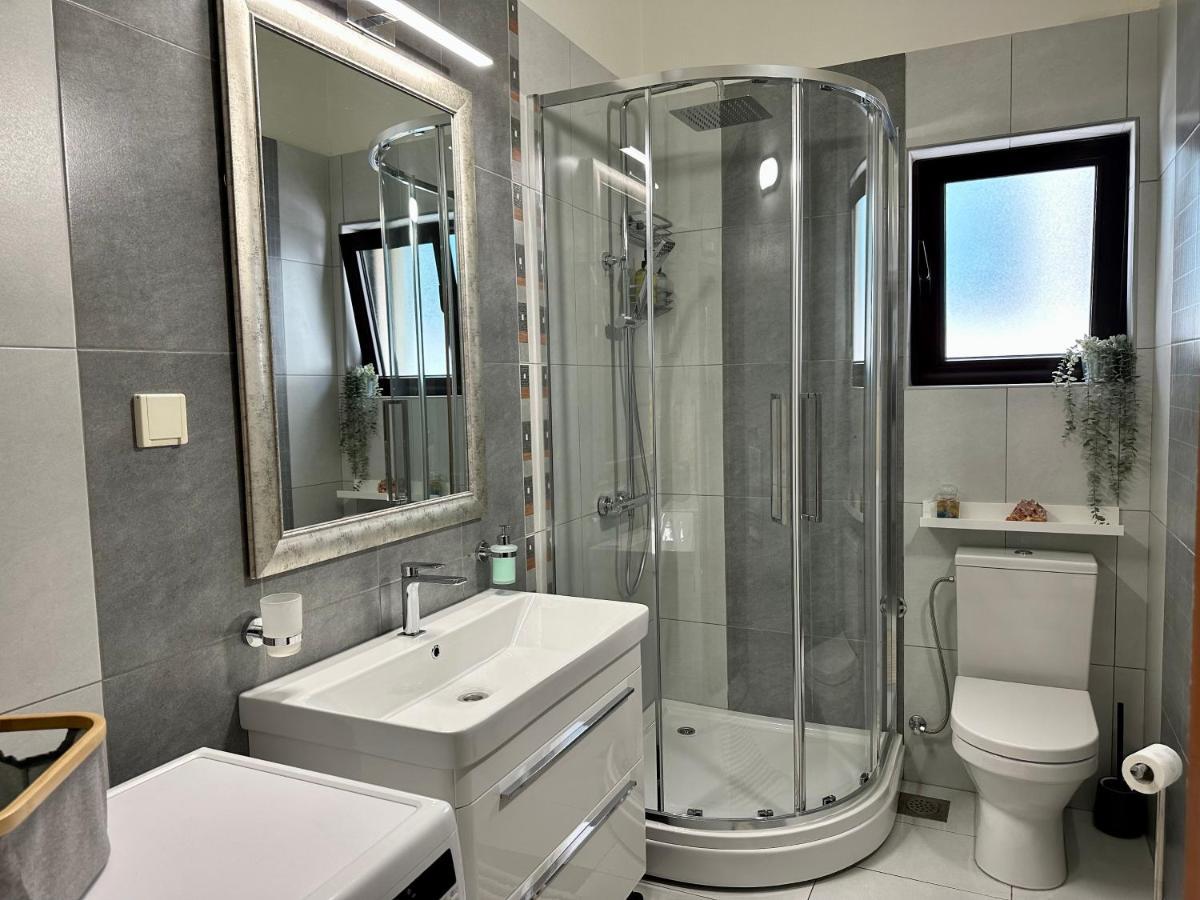 Point Of View Apartment Kotor Ngoại thất bức ảnh