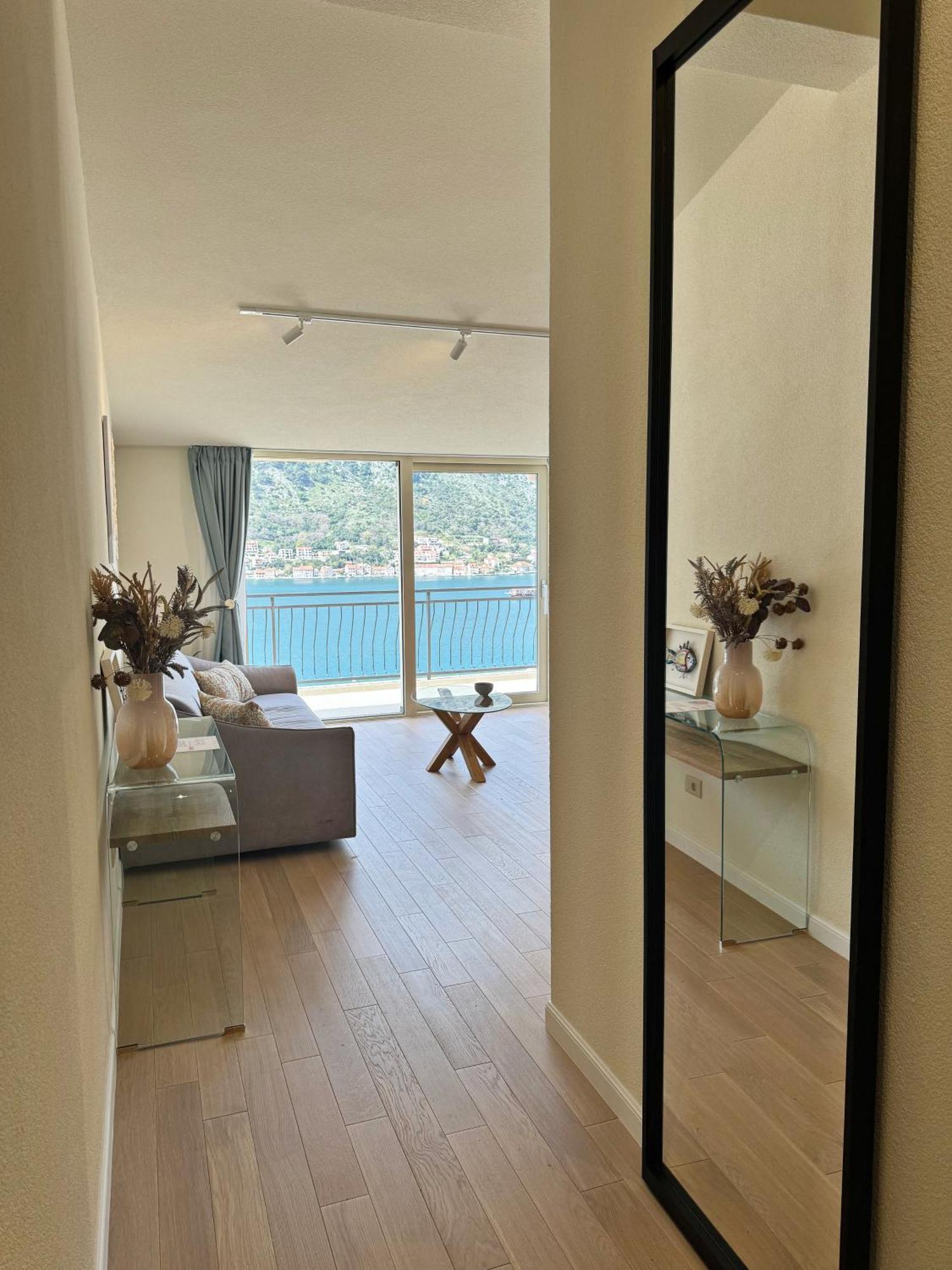 Point Of View Apartment Kotor Ngoại thất bức ảnh