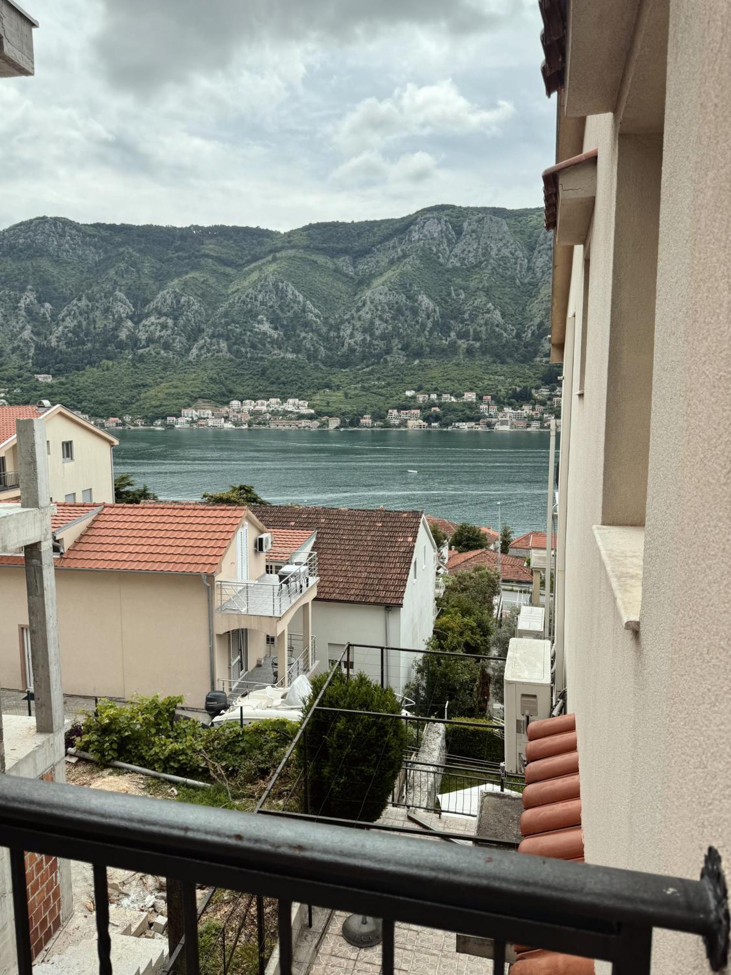 Point Of View Apartment Kotor Ngoại thất bức ảnh
