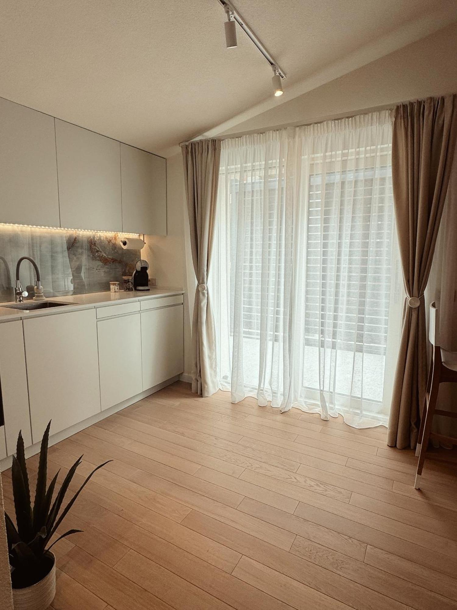 Point Of View Apartment Kotor Ngoại thất bức ảnh